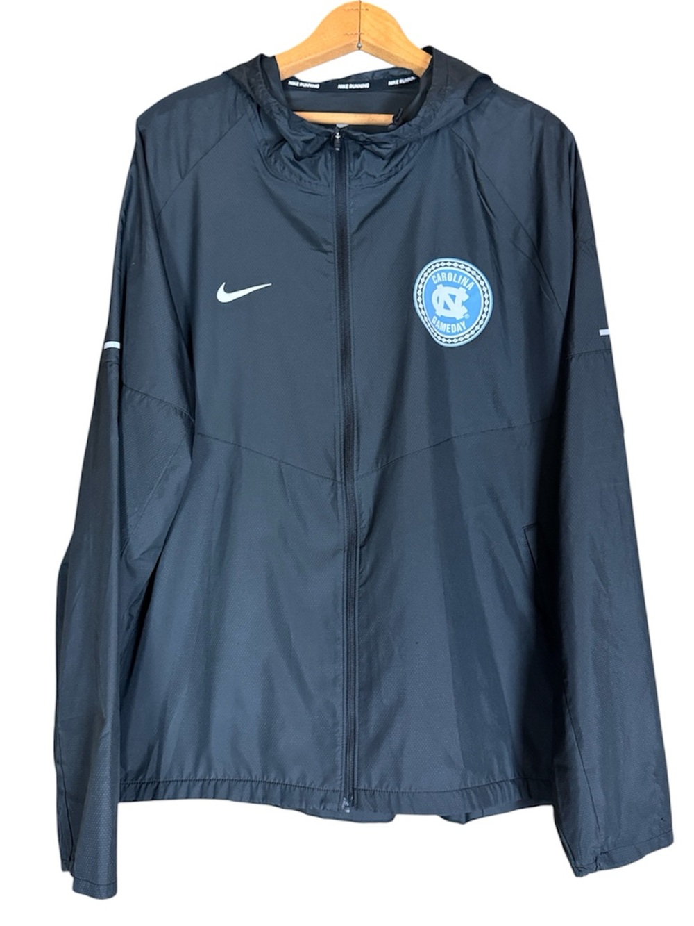 Nike Running Repel Miler rain jacket Carolina Gameday / UNC Size XL Black
